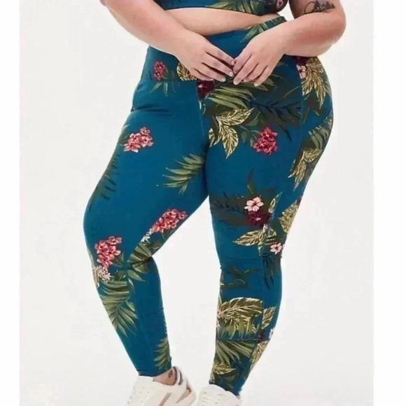 ⭐️ Torrid Full Length Active Legging in tropical teal in size 1X - Picture 1 of 6